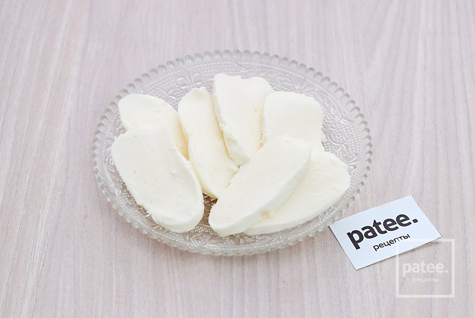 Быстрый пирог с тыквой и копченостями из слоеного теста - Шаг 8