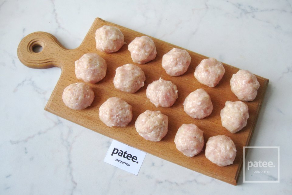 Суп с фрикадельками и плавленым сыром - Шаг 2