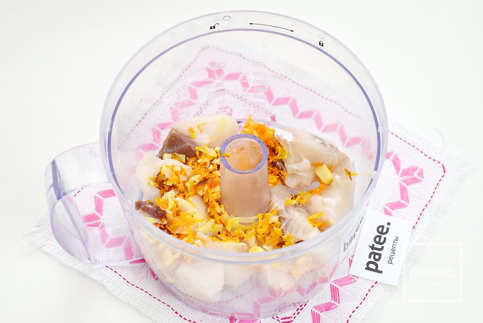 Паровые котлеты из трески - Шаг 7