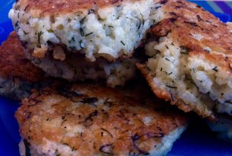 Оладьи из вареного риса с укропом