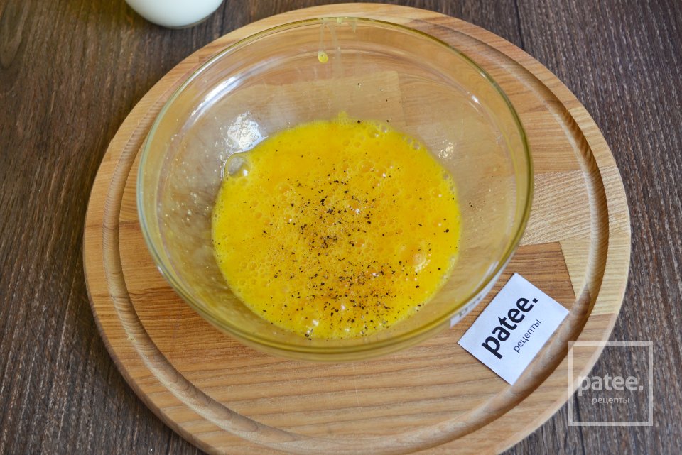 Омлет с брюссельской капустой и зеленым горошком - Шаг 8