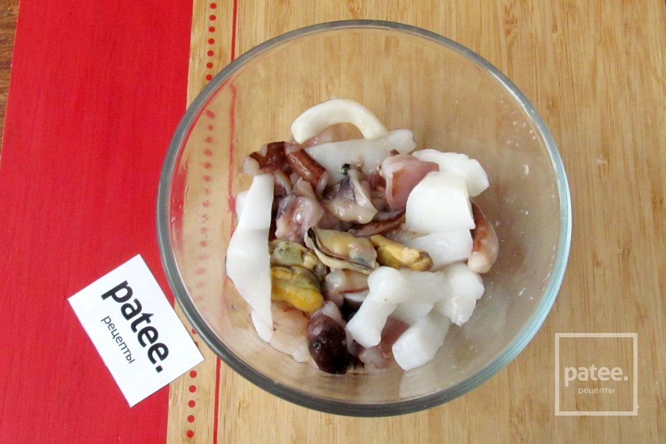 Спагетти с морепродуктами в сливочном соусе - Шаг 2