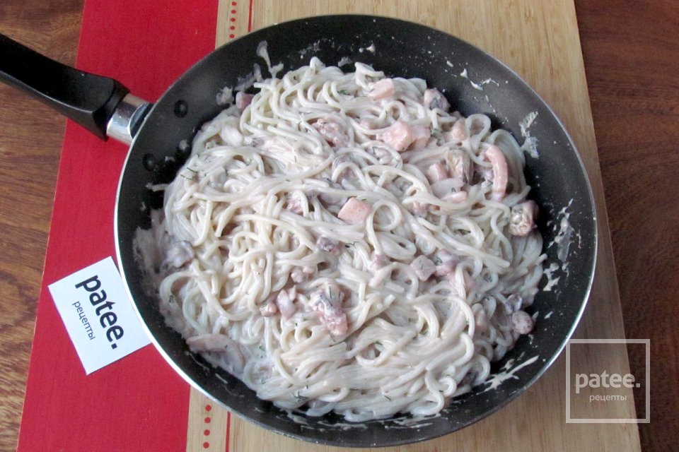 Спагетти с морепродуктами в сливочном соусе - Шаг 13