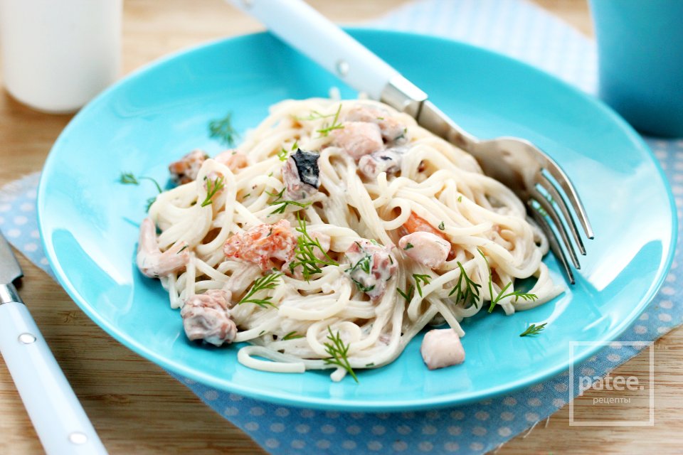 Спагетти с морепродуктами в сливочном соусе - Шаг 14