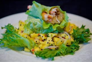 Крабовые роллы с манго и авокадо