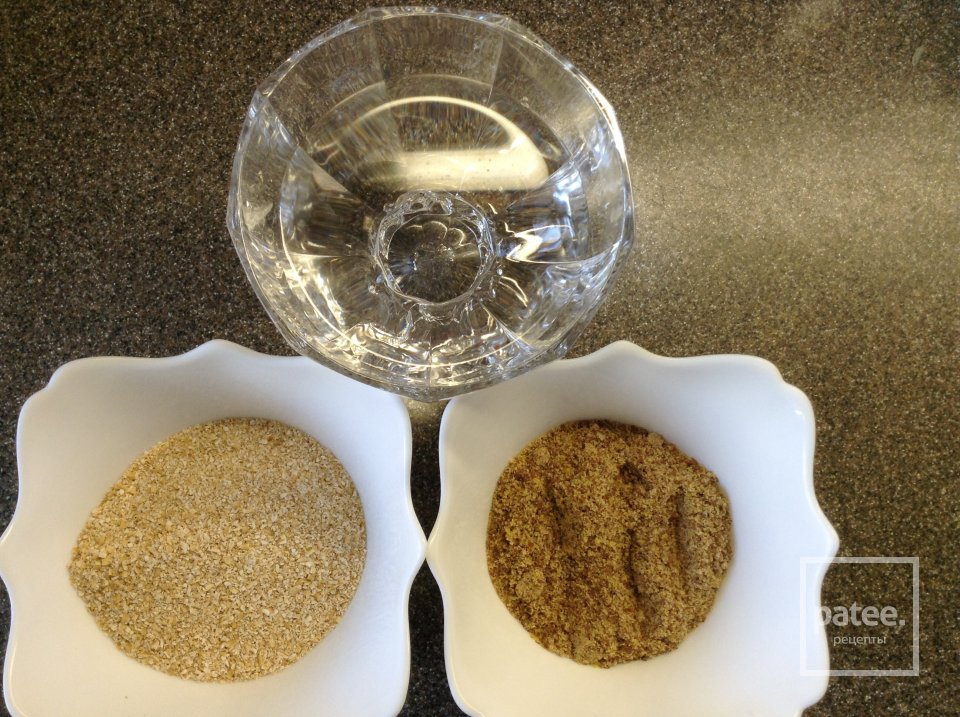 Завтрак "Здоровье" : хлебцы из отрубей и льна с овощами. - Шаг 1