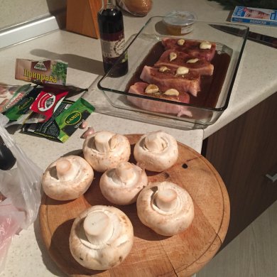 Эскалопы из свинины 🐷 в маринаде, с грибами и помидорами, под сыром👏🏻 - Шаг 2