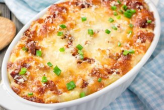 Рыбная запеканка с пюре из сельдерея