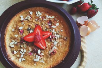 Тарт с малиной и миндалём