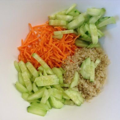 Тортилья с салатом из авокадо на завтрак. - Шаг 3