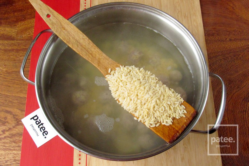 Суп с фрикадельками, грибами и орзо - Шаг 12