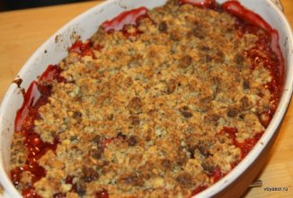 Летний пирог с ремнем и клубникой