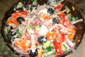 Салат "Греческий" с красным луком