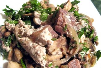 Запеченный говяжий язык в соусе