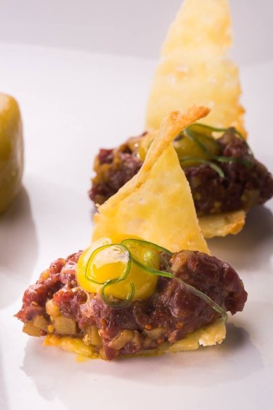 Тартар из говядины на сырных тарелочках - Шаг 1