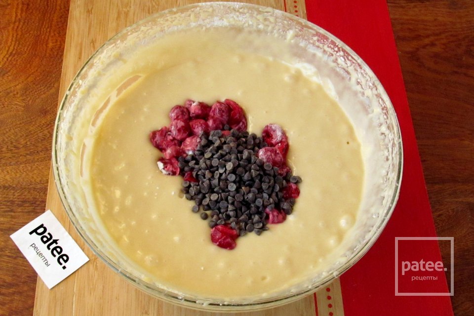 Кексы с вишней и шоколадом - Шаг 9