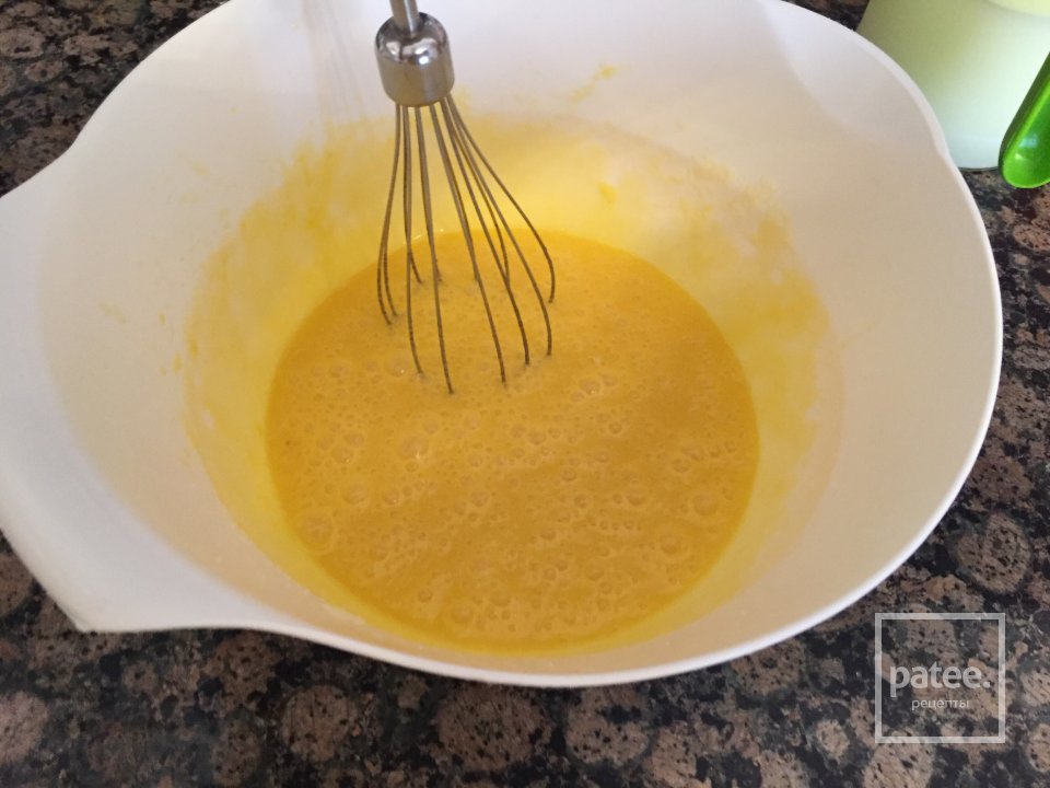 Вафли с шоколадными каплями в духовке - Шаг 1