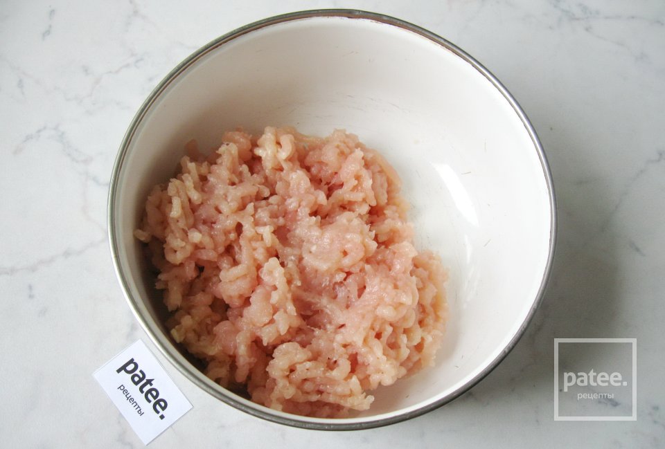 Куриные котлеты с овсяными хлопьями и шпинатом - Шаг 2