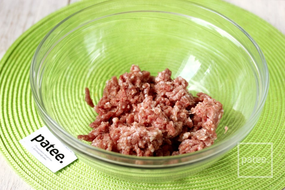 Нежные котлеты с кабачком в соусе - Шаг 2