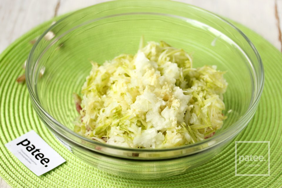 Нежные котлеты с кабачком в соусе - Шаг 5