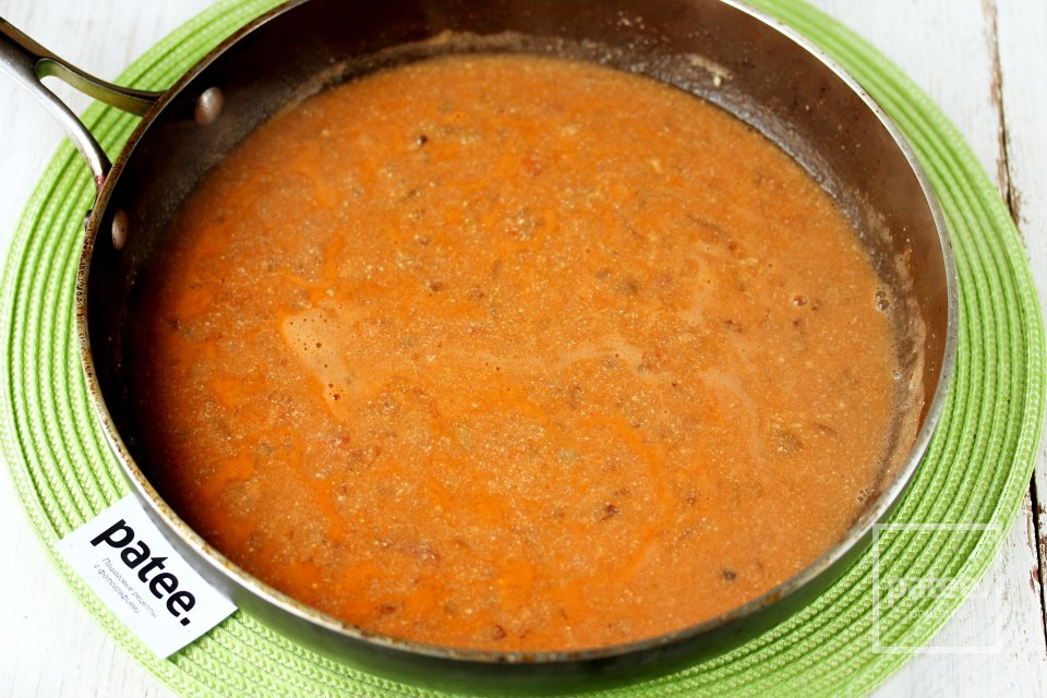 Нежные котлеты с кабачком в соусе - Шаг 14