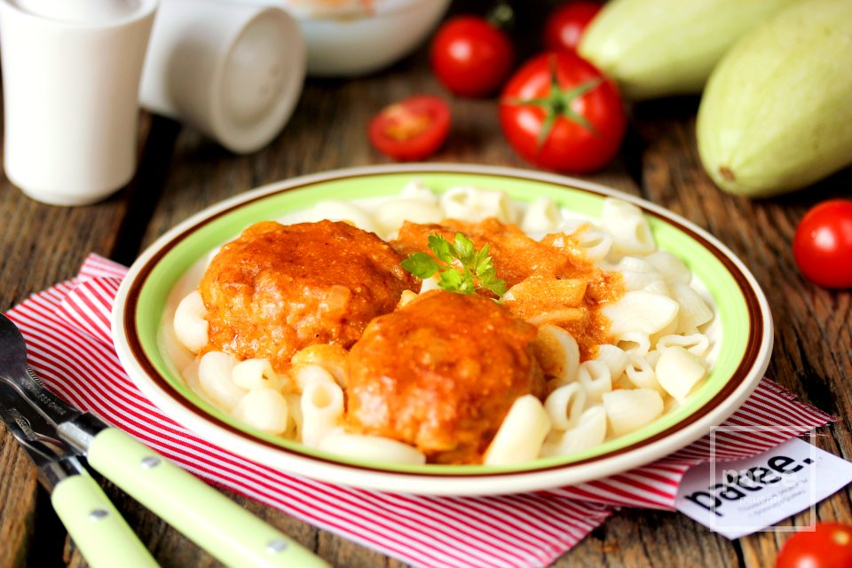 Нежные котлеты с кабачком в соусе - Шаг 17