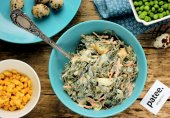 Салат из морской капусты с яйцом и копчёным кальмаром