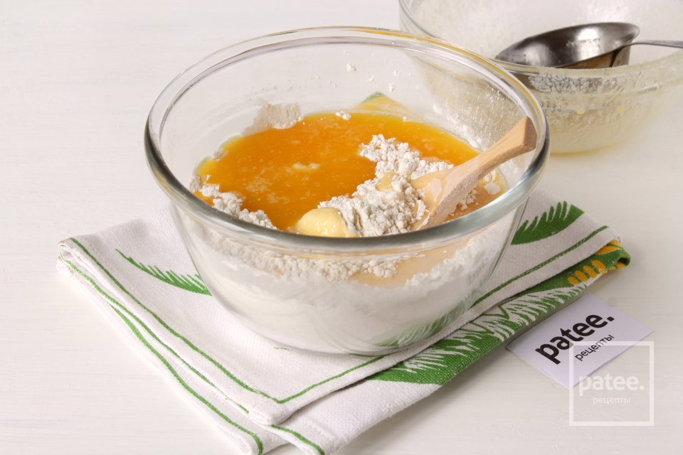 Маффины с начинкой из сливочных конфет - Шаг 5