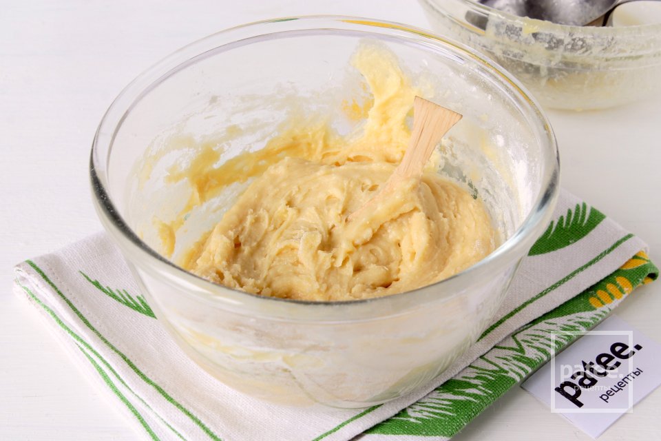 Маффины с начинкой из сливочных конфет - Шаг 6