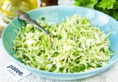 Салат из молодой капусты с уксусом