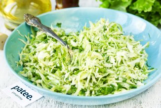 Салат из молодой капусты с уксусом