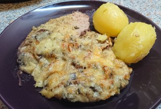 Медальоны из свинины запеченные в вине