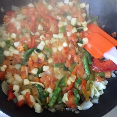 Рис с курицей и овощами по-мексикански - Шаг 1