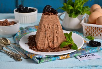 Шоколадная пасха с черносливом