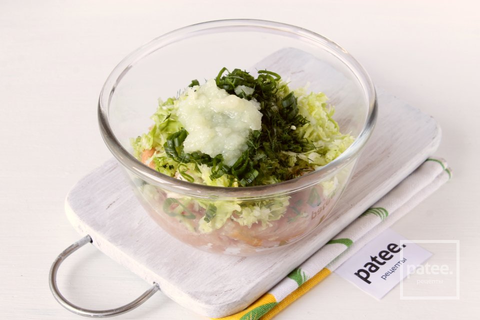 Куриные котлеты с молодой капустой - Шаг 9