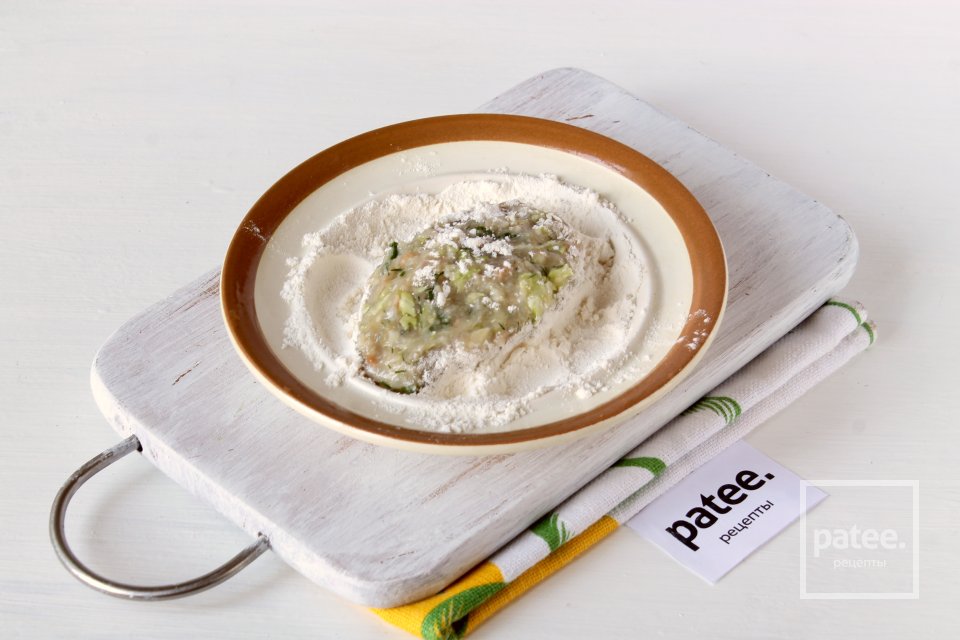 Куриные котлеты с молодой капустой - Шаг 11