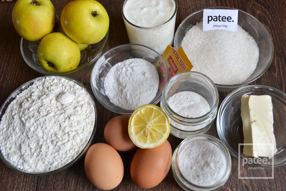 Нежный пирог с яблоками в мультиварке - Шаг 1