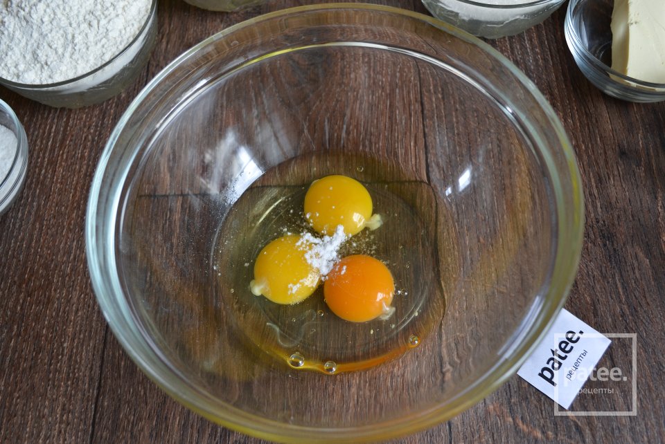 Нежный пирог с яблоками в мультиварке - Шаг 3