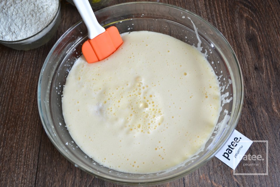 Нежный пирог с яблоками в мультиварке - Шаг 8