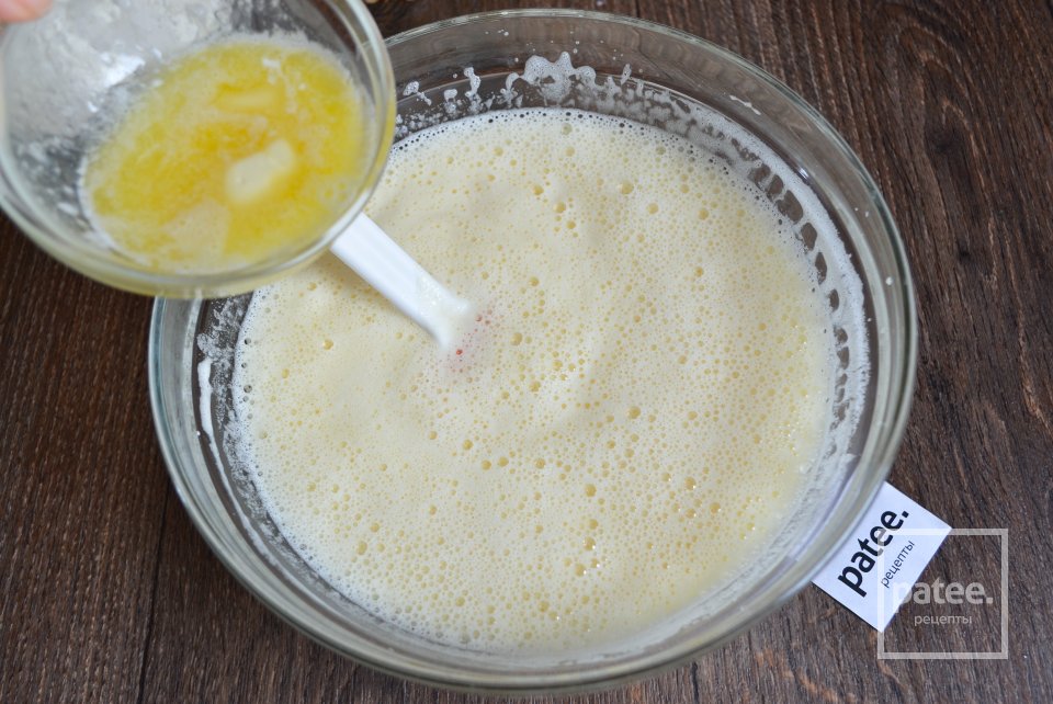 Нежный пирог с яблоками в мультиварке - Шаг 9