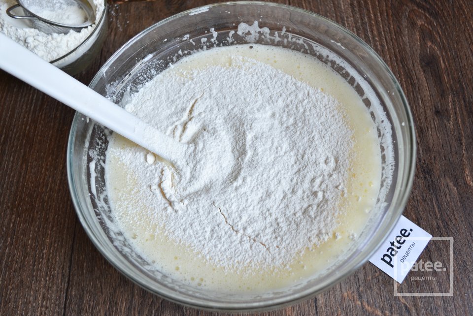 Нежный пирог с яблоками в мультиварке - Шаг 10