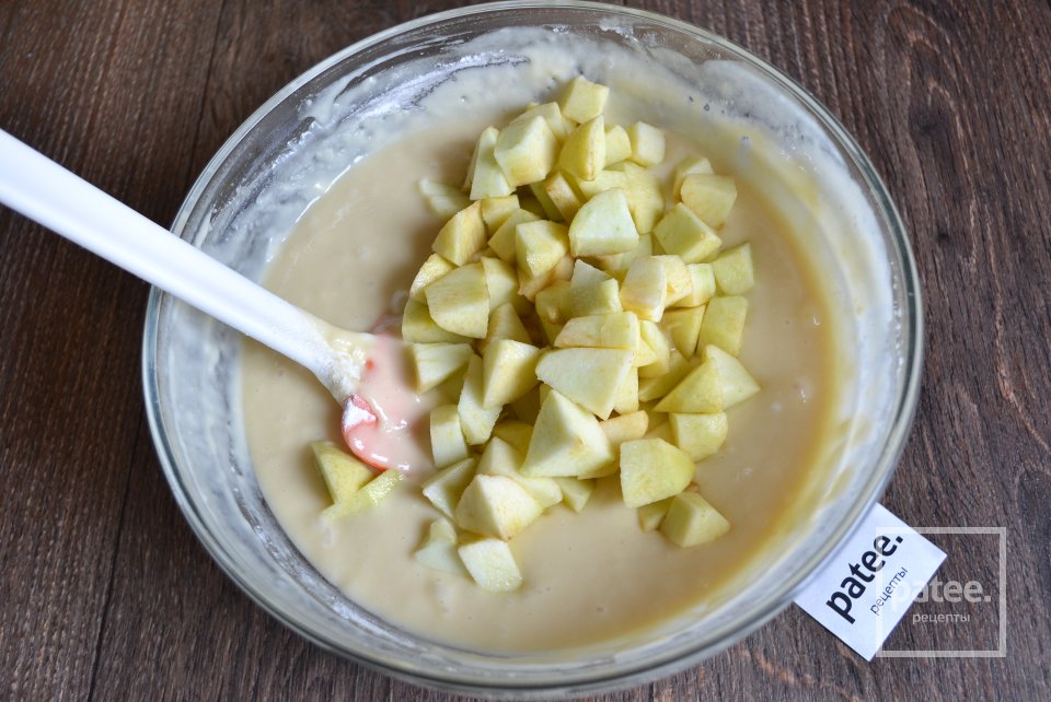 Нежный пирог с яблоками в мультиварке - Шаг 12