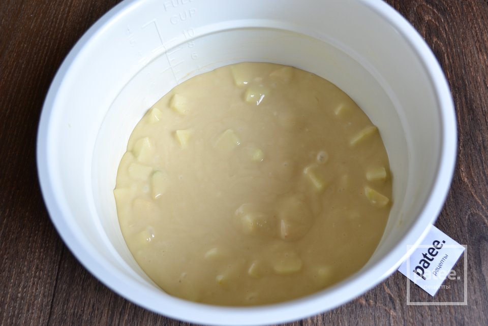 Нежный пирог с яблоками в мультиварке - Шаг 13