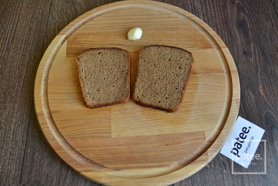 Тосты из ржаного хлеба с авокадо и яйцом - Шаг 7