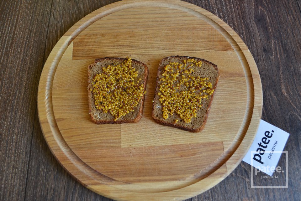 Тосты из ржаного хлеба с авокадо и яйцом - Шаг 8