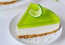 Желейный торт из киви и сметаны