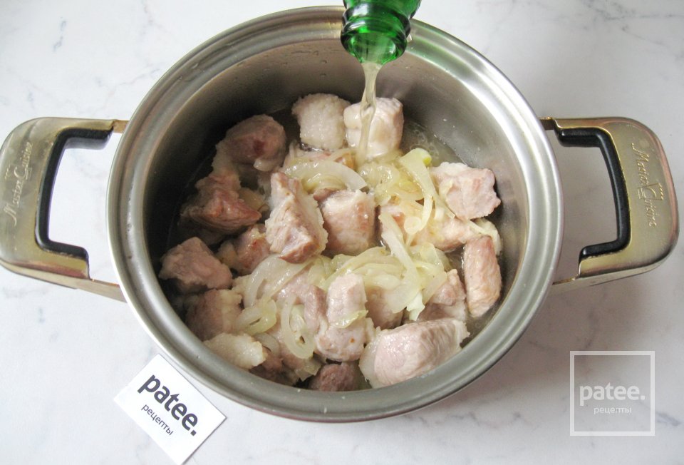 Свинина с черносливом в пиве - Шаг 9