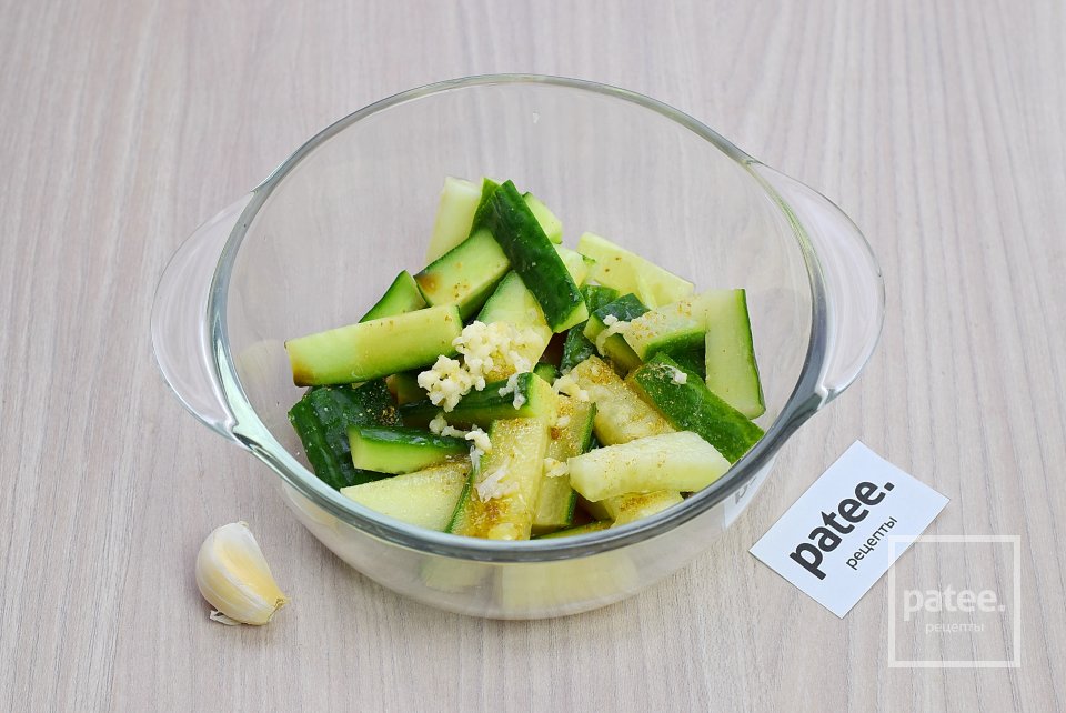 Корейский салат из свинины и огурца - Шаг 6