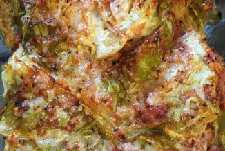 Запечённая "Праздничная "капуста с сыром и томатом