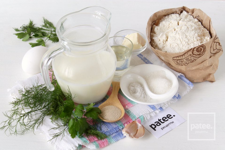 Пампушки с чесноком и зеленью - Шаг 1